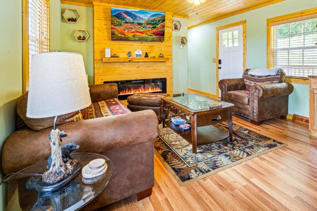 Brand New Tiny Cabin! A Bearly Adventure Sevierville Luaran gambar