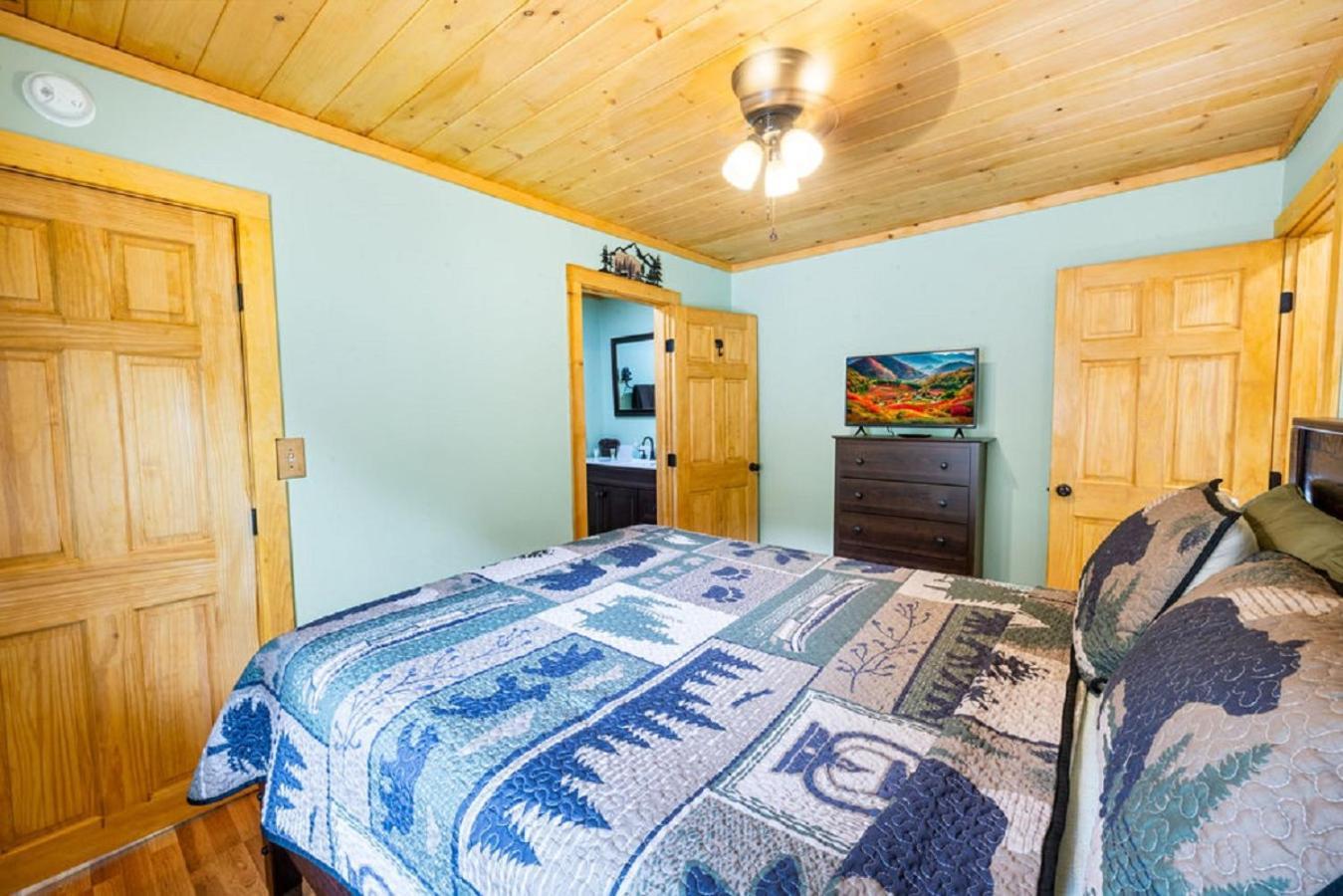 Brand New Tiny Cabin! A Bearly Adventure Sevierville Luaran gambar
