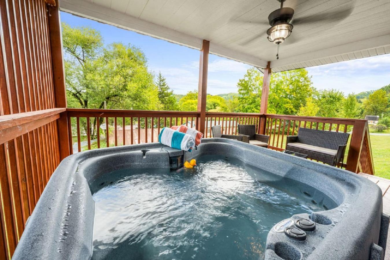 Brand New Tiny Cabin! A Bearly Adventure Sevierville Luaran gambar