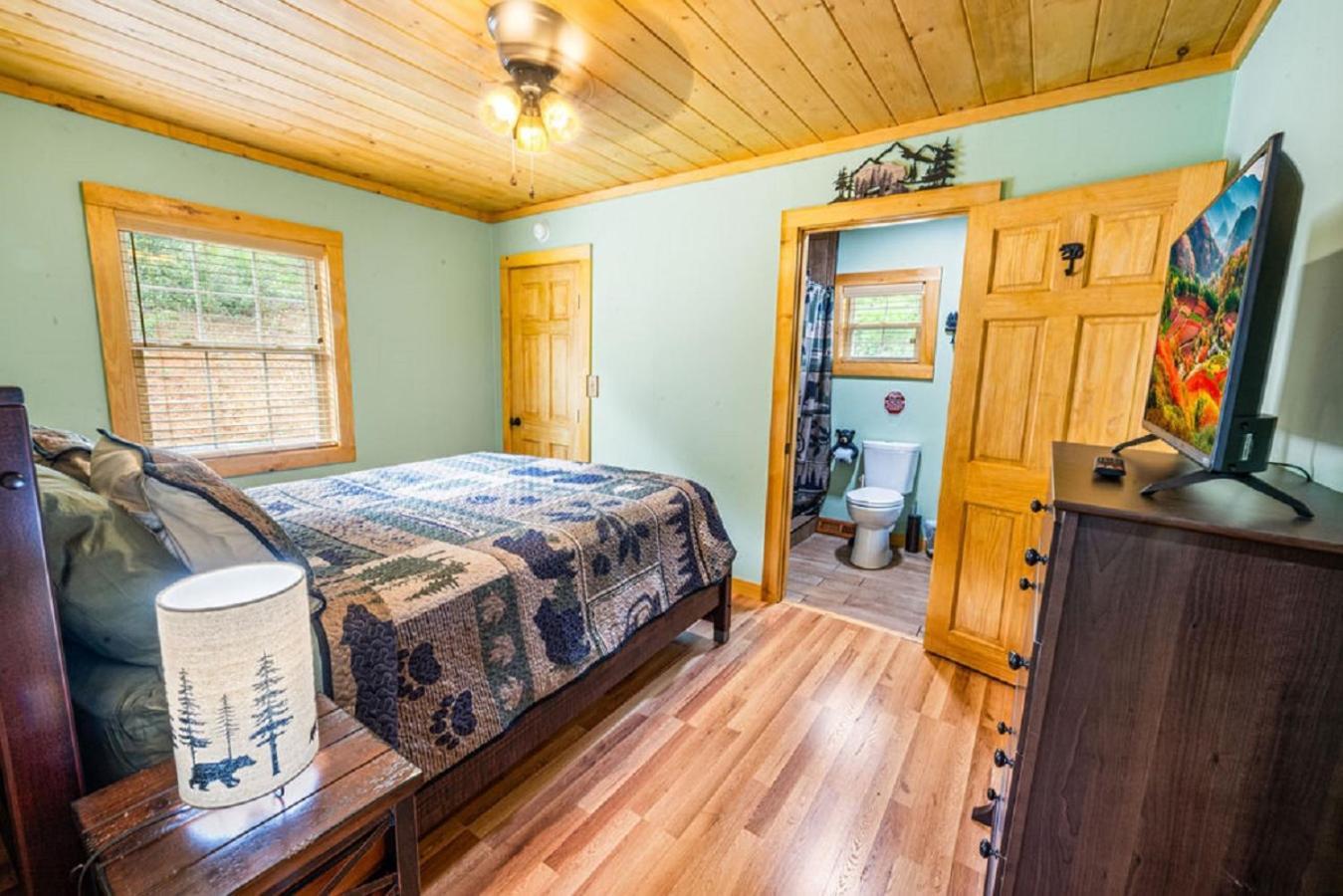 Brand New Tiny Cabin! A Bearly Adventure Sevierville Luaran gambar