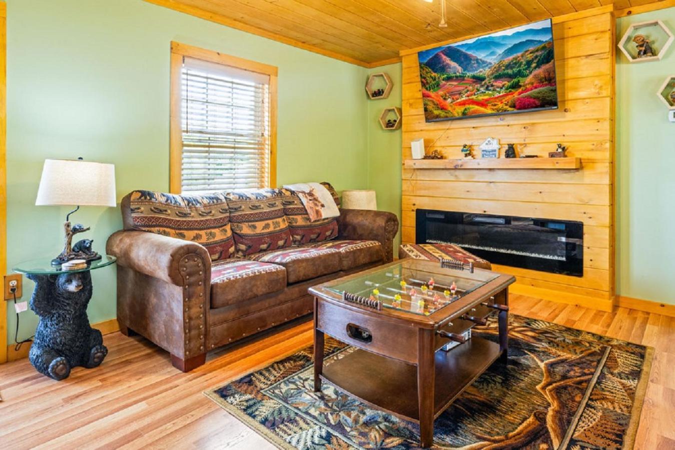 Brand New Tiny Cabin! A Bearly Adventure Sevierville Luaran gambar